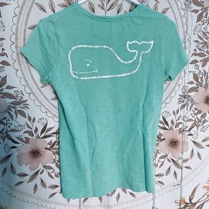 vineyard vines tee